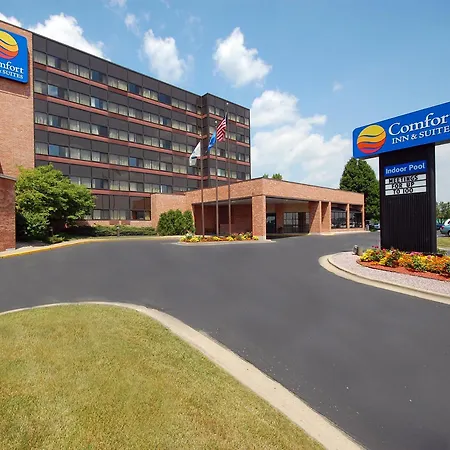 Comfort Inn & Suites Madison - Airport